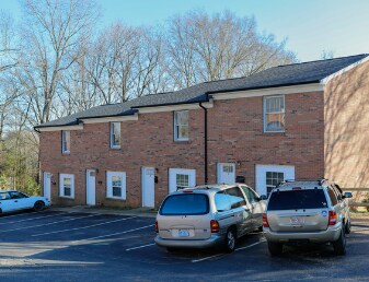 Foto del edificio - Charming townhouse convenient to downtown Concord!