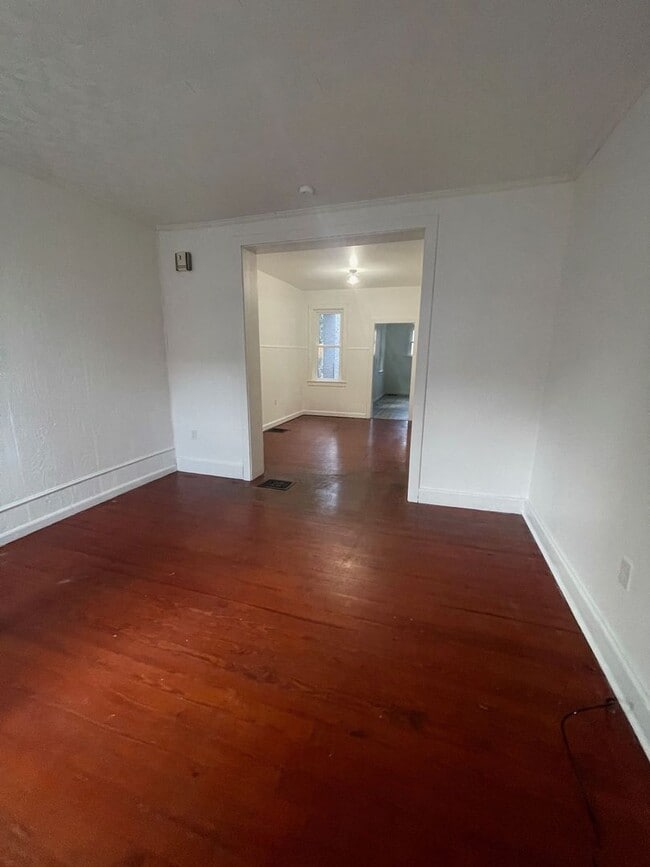 Building Photo - Charming 2 Bedroom Townhome in Prime Lanca...