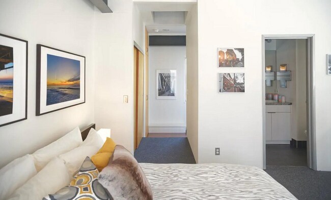 Foto del edificio - East Village 1BD Two Story Loft!!