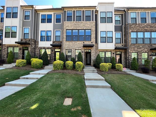 Foto principal - 654 Uwharrie River Rd