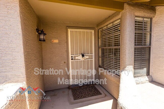 Foto del edificio - 10015 E Mountain View Rd