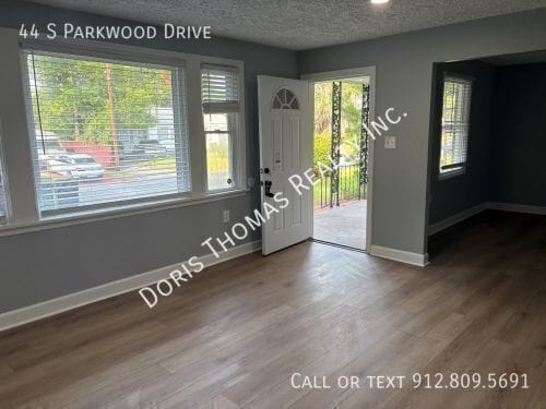 Building Photo - 44 S Parkwood Dr