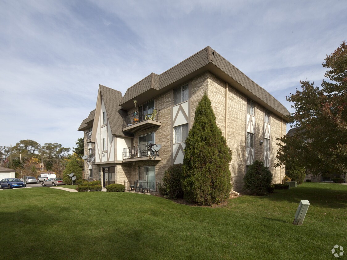 Foto principal - 10735 Green Meadows Dr
