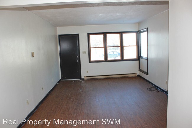 Building Photo - 206 Karen Dr