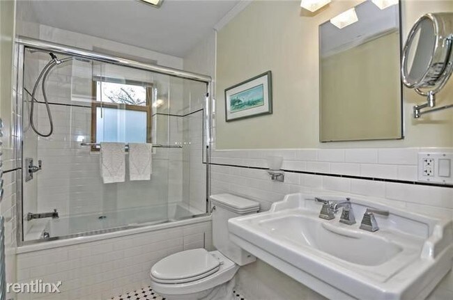 Foto del edificio - 1 br, 1 bath - 1180 Narragansett Blvd Apt B6