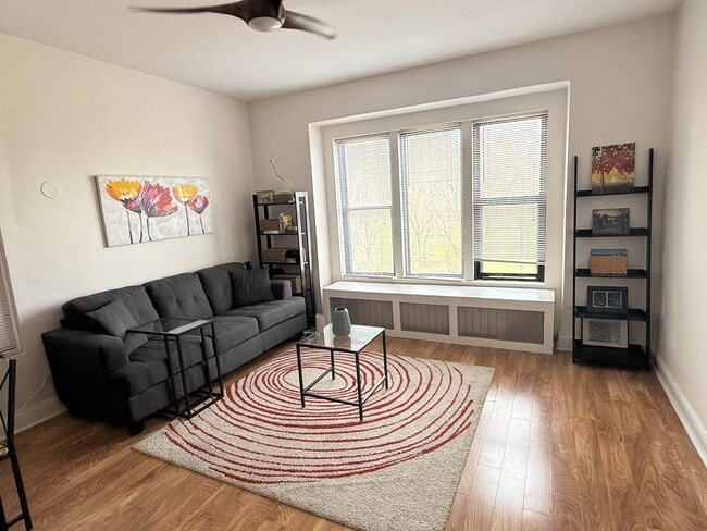 Photo - 5300 S Shore Dr Apartment