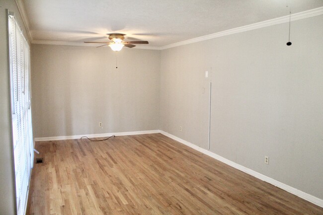 Building Photo - 2616 Whispering Pines Rd