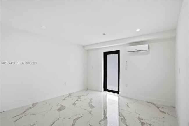 Building Photo - 6755 SW 27th St