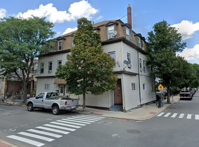 Building Photo - 67 Pearl St