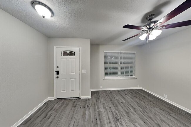 Building Photo - 10322 E Summit Canyon Dr