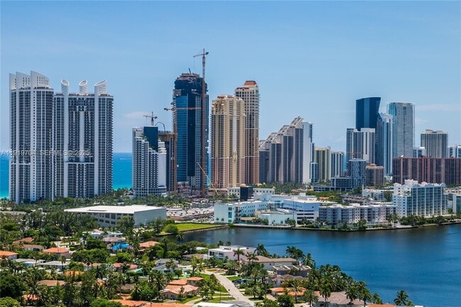 Foto del edificio - 19195 NE 36th Pl