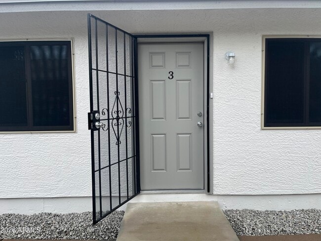 Building Photo - 2912 E Roeser Rd