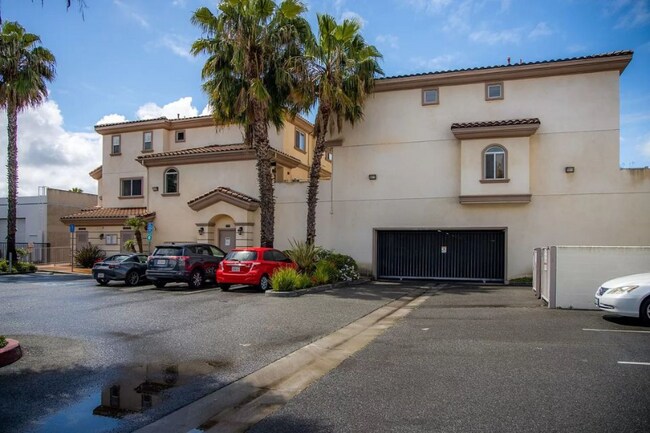 Foto del edificio - 17168 Newhope St