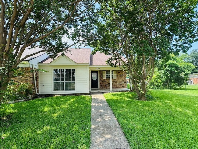 Foto del edificio - 821 Colchester Dr