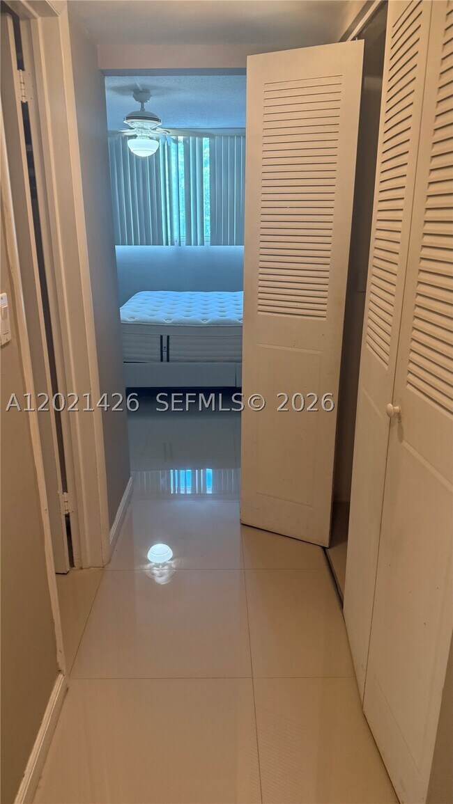 Foto del edificio - 1470 NE 125th Terrace