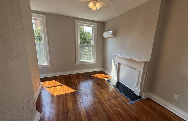 Building Photo - 2724 Jefferson Ave