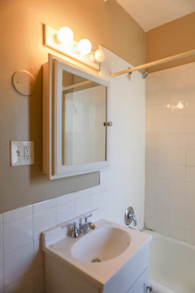 Building Photo - 920 W Eastwood Ave