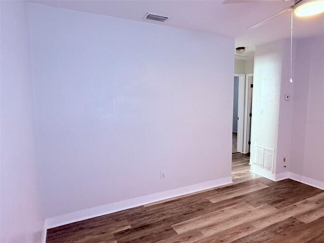 Foto del edificio - 1544 77th Ave N