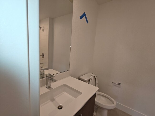 Building Photo - 259 Montague Expy