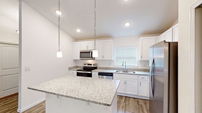 Building Photo - Stunning 3/2 Home in Palm Bay