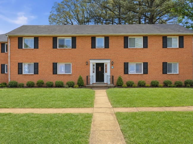 Building Photo - Deering Manor