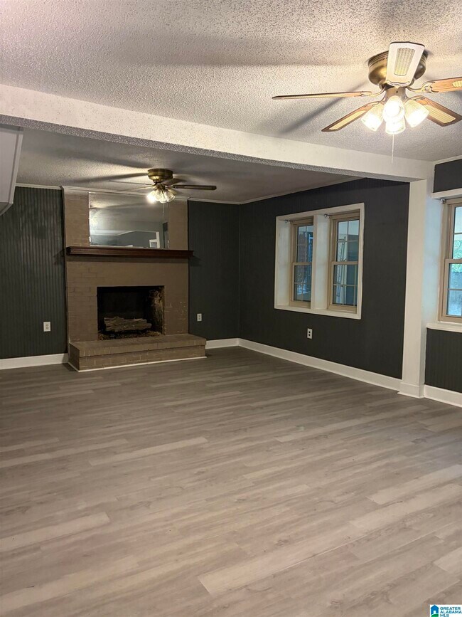 Foto del edificio - 3826 Springhill Dr
