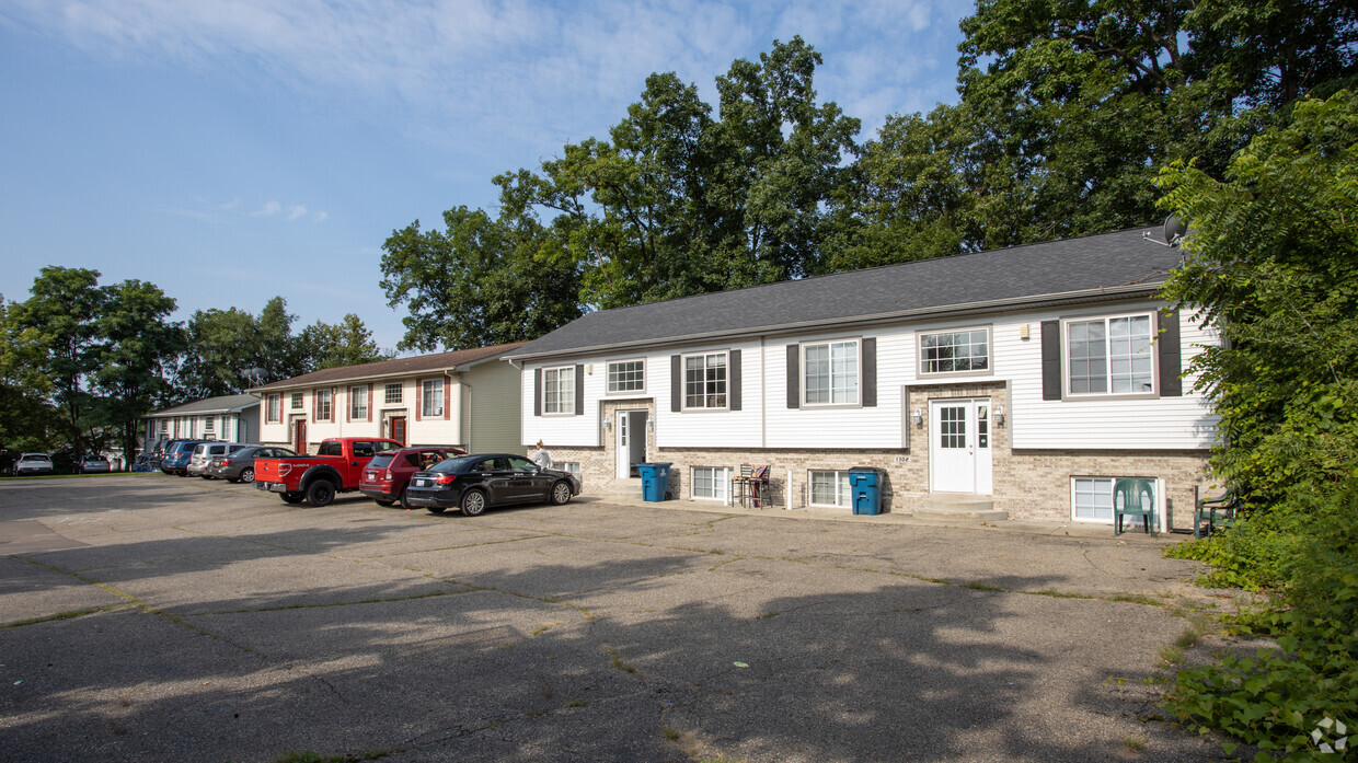 Foto principal - 3 Duplexes on Jack Pine Way