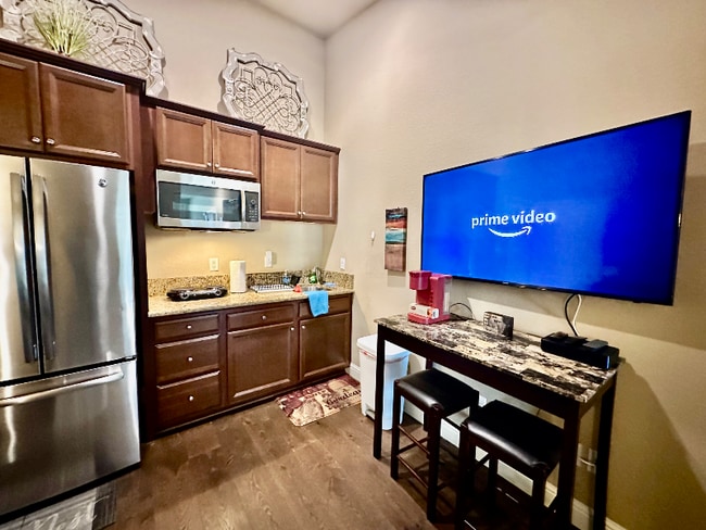 Foto del edificio - 471 Rosewood Ave