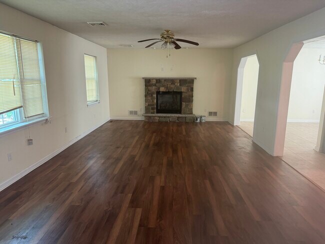 Foto del edificio - 7313 Meadowlark Dr