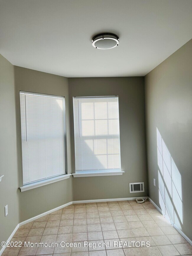 Foto del edificio - 246 Century Way