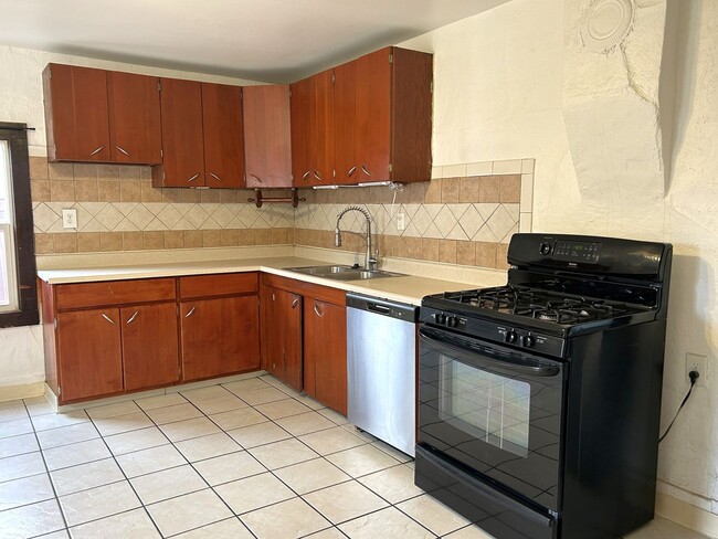 Building Photo - Charming Home with Yard Near Old Town Fort Collins
