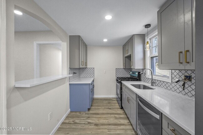 Foto del edificio - 728 Glen Rd