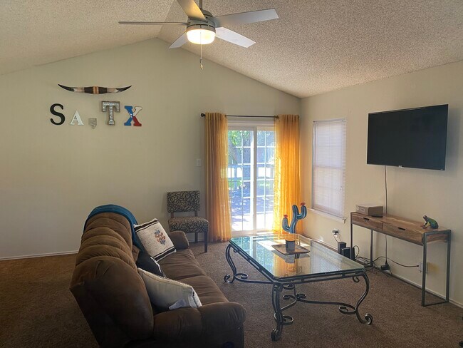 Vivienda - 10239 Canton Fld