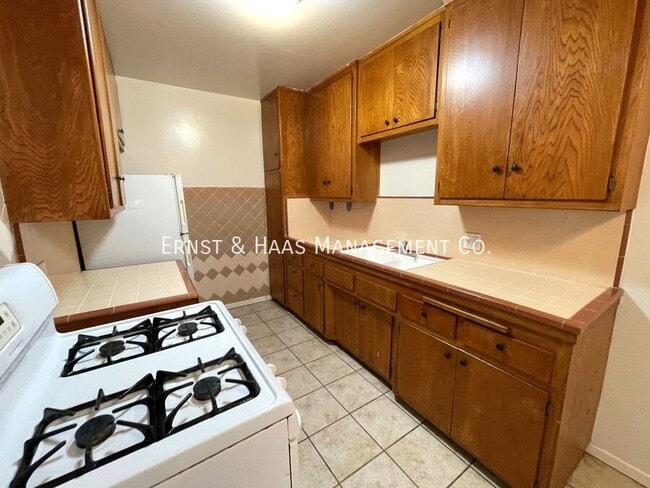 Foto del edificio - 1325 E 7th St