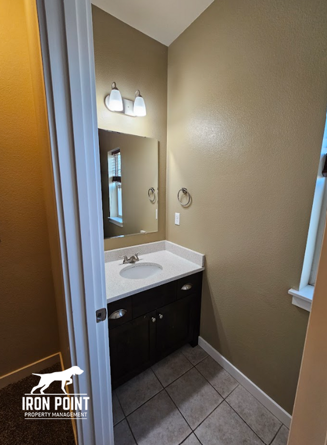 Foto del edificio - 3bed/2.5 bath Townhome in Boise w/2 Car Ga...