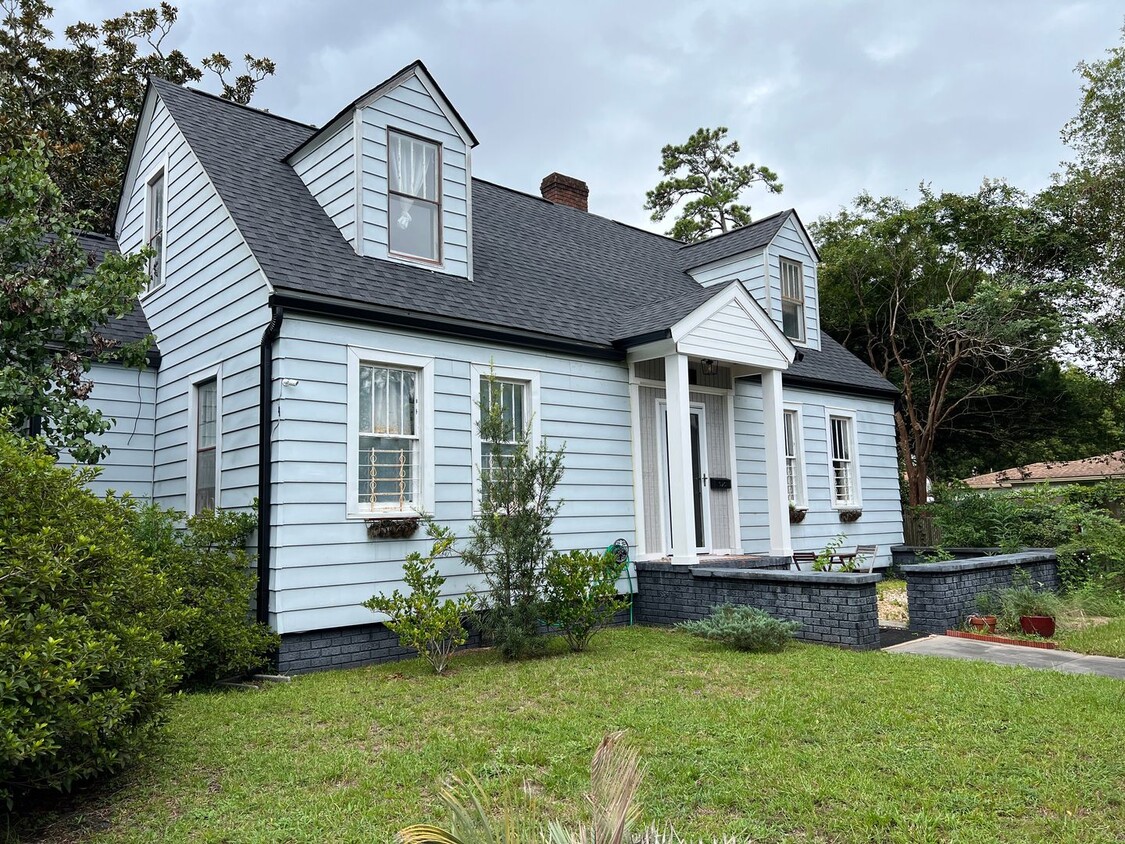 Foto del edificio - Charming bungalow downtown