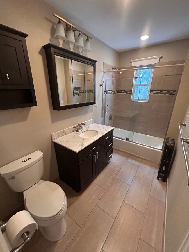 Foto del edificio - 422 Trapelo Rd