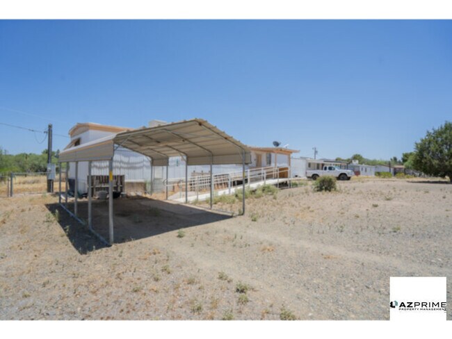 Foto del edificio - Escape to Comfort in this Stylish 2/1 Maye...