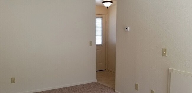 Foto del edificio - Town Home For Rent in Carson City