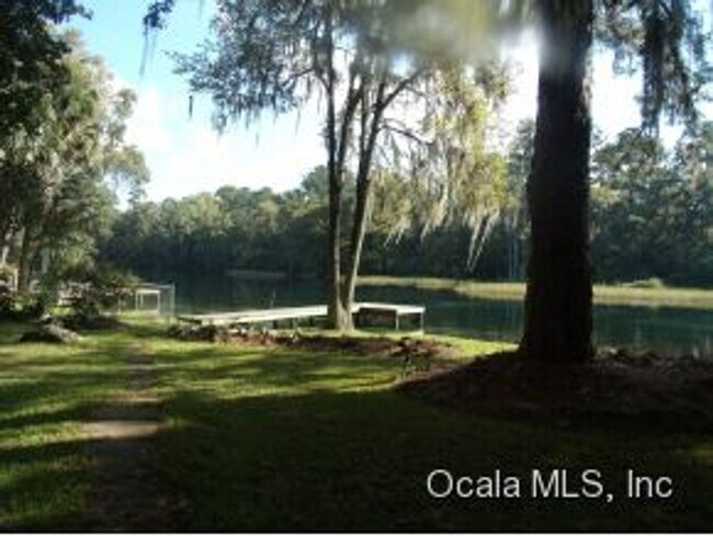 Building Photo - PRIVATE, 3 BEDROOM 2 BATH, 2 CAR GARAGE, W...