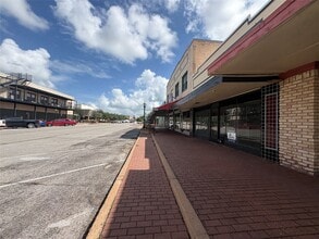 Building Photo - 2217 Avenue G