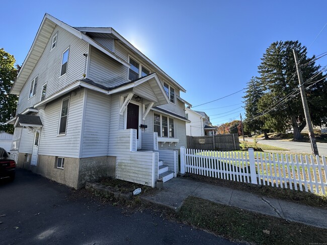 Building Photo - 280 Fairlawn Ave