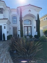 Building Photo - 1018 11th St