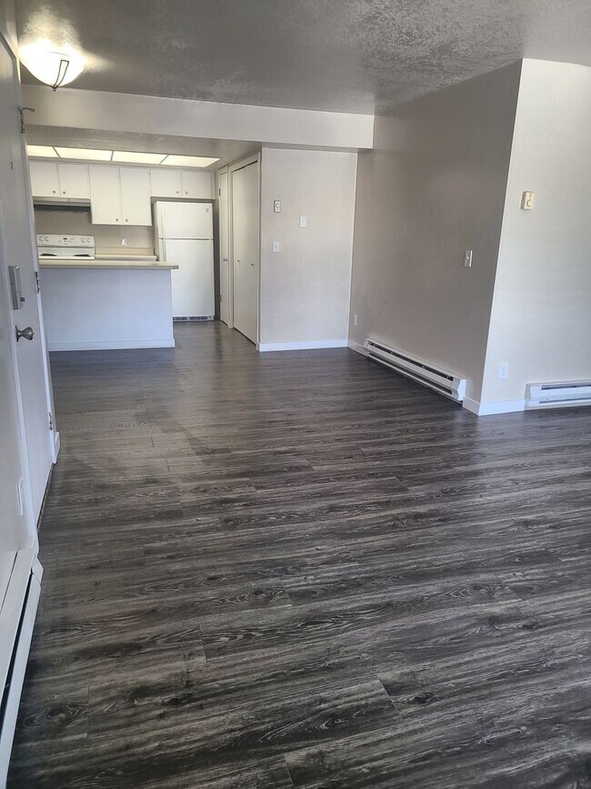 Building Photo - Available Now! Call the office to schedule...