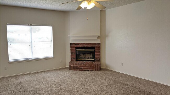 Foto del edificio - 4029 Busch Gardens Dr