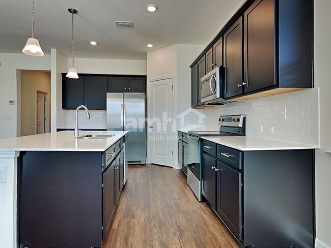 Building Photo - 6376 Emerald Hills Way