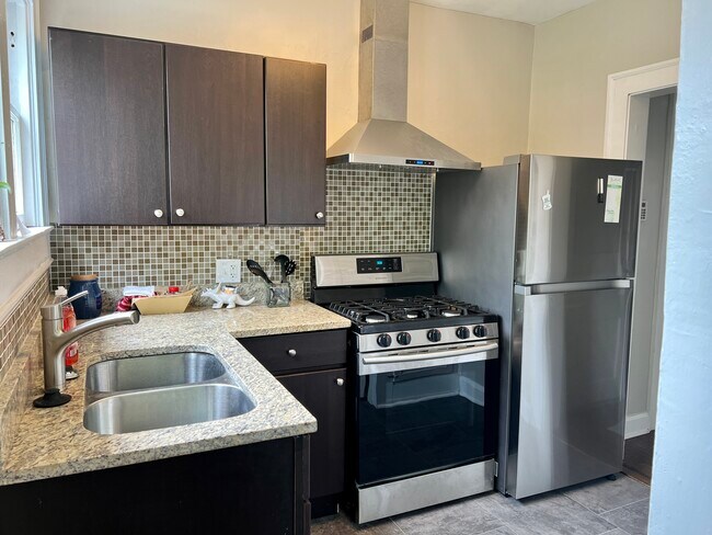 Foto del edificio - 232 E 10th St
