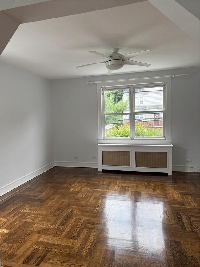 Foto del edificio - 109 Greenvale Ave