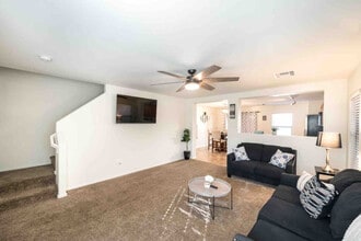 Building Photo - 10948 W Elm St