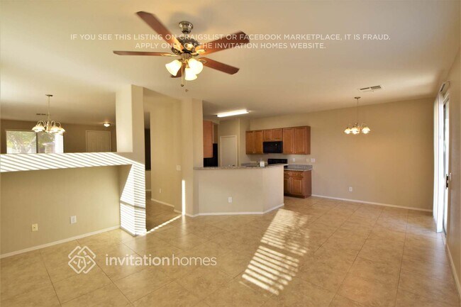 Building Photo - 14921 W Lisbon Ln